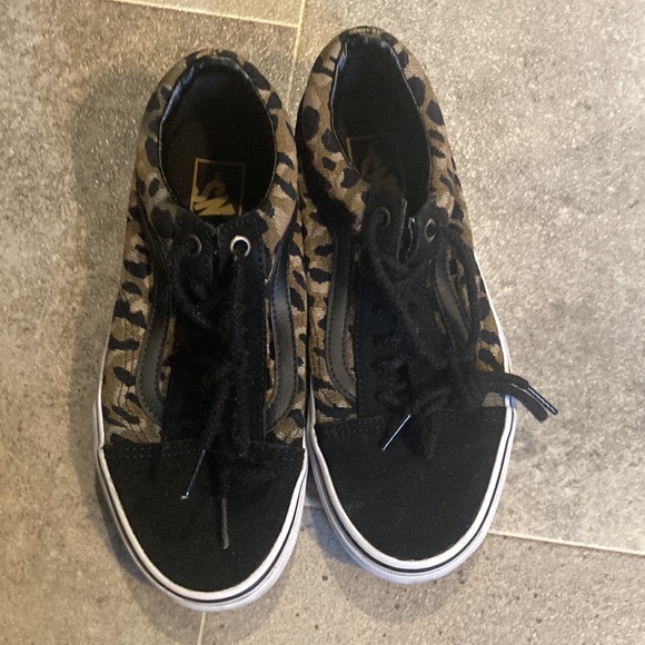 Vans - Picture 2 of 13